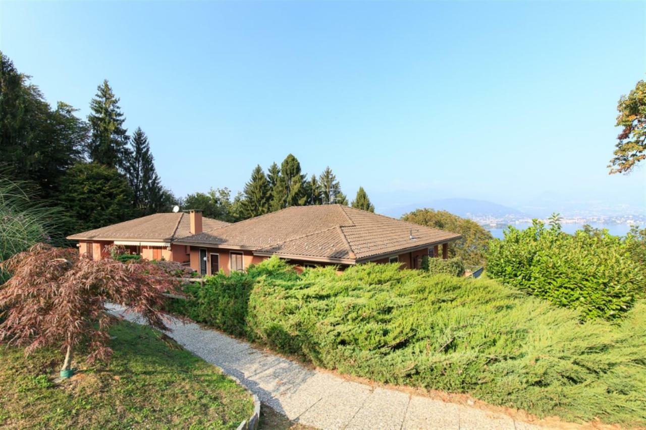 La Tana Del Lupo Stresa Apartment ภายนอก รูปภาพ